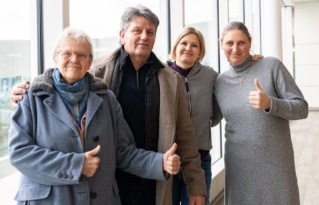 photo_5314264474338400423_y