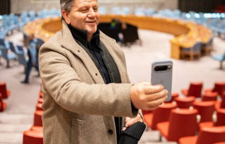 photo_5314264474338400441_y